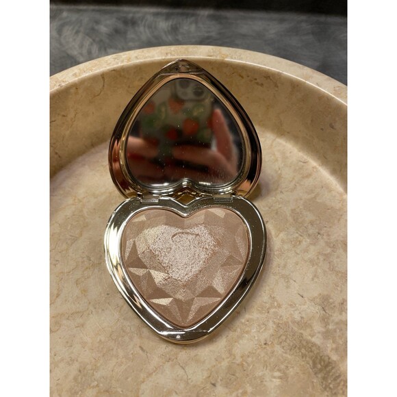 Too faced love light Highlighter in blinded by the light - Picture 1 of 3